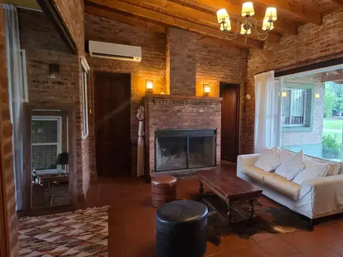Hermosa Casa de campo en Venta en Barrio Santa Catalina