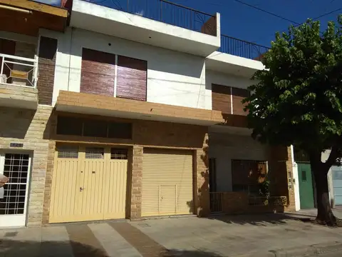 Casa Ideal para dos Familias en Caseros