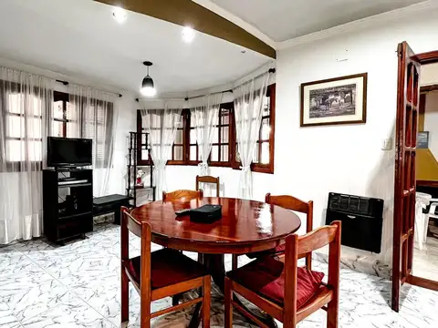 CHALET 4 AMBIENTES CAISAMAR GARAGE PASANTE PARQUE