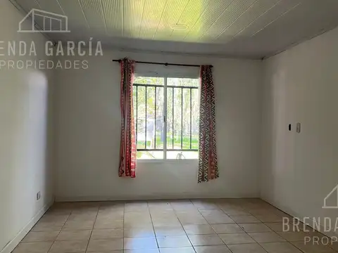 Casa 4 ambientes con 1 baño