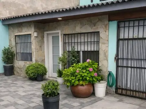 CASA 3 AMBIENTES LOMAS DE ZAMORA A REFACCIONAR