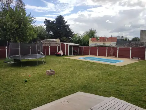 PASO DEL REY CHALET QUINTA s/lote 760 m2 con piscina