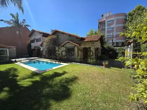 ALQUILER, CASA 6 AMBIENTES, SOLO USO COMERCIAL, RESTO, ESTETICA, ETC, CENTRICO, RAMOS MEJIA.