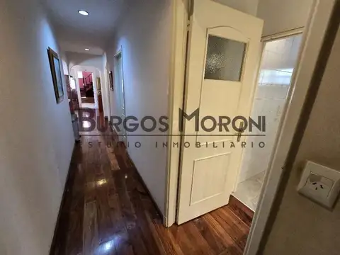 Casa en Alquiler con 1 cochera