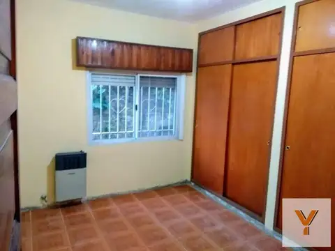 Casa en venta - 4 dormitorios 2 baños - patio - 130 mts2 - Luis Guillon