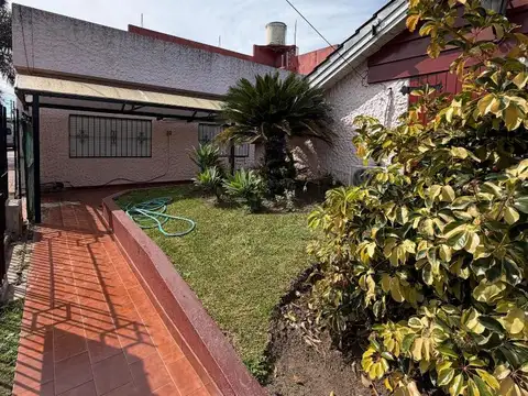 CHALET 3 AMBIENTES EN VENTA - MORON