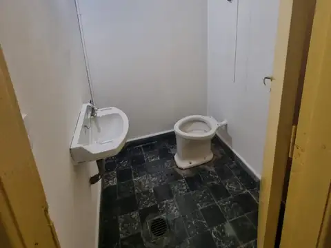 Local En Alquiler Sobre Av. Sesquicentenario - Villa De Mayo