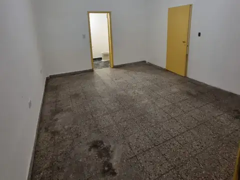 Local En Alquiler Sobre Av. Sesquicentenario - Villa De Mayo