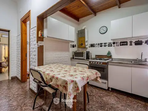 Casa 5 ambientes con 1 baño