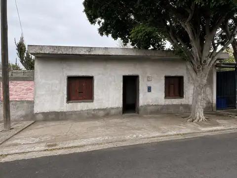 SE VENDE TERRENO MAS CONSTRUCCIÓN A REFACCIONAR