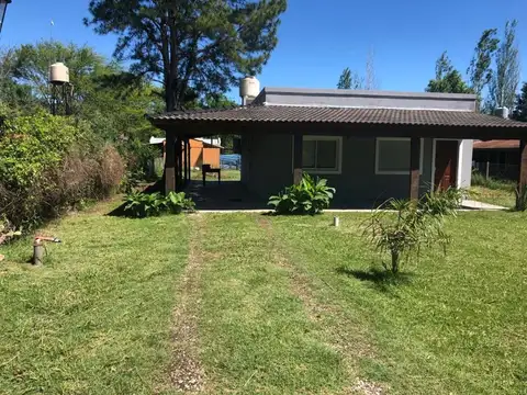 Casa en Alquiler por un año en Barrio Los Pinos