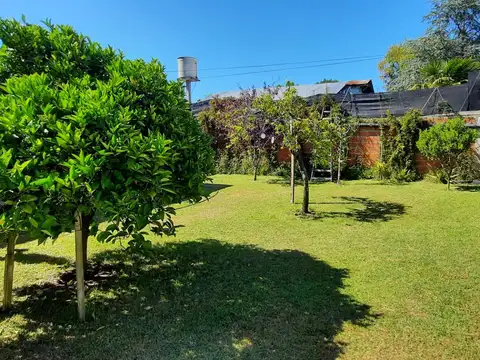 CASA A 100 METROS DEL GOLF DE VILLA GESELL