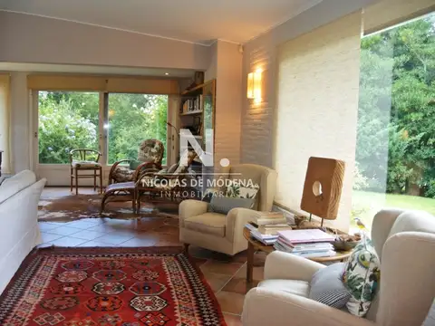 Vende casa en excelente zona, de 5 dormitorios en Brava Punta del Este