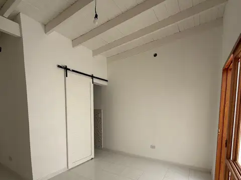 Alquiler depto tipo casa sin expensas y con patio