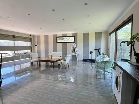 Casa 5 ambientes con 3 baños