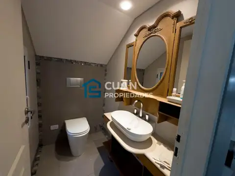 Casa en Venta con 4 cocheras