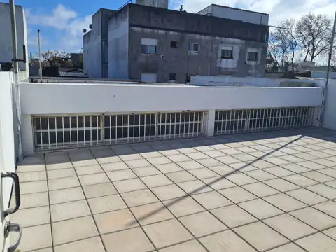 Depto Tipo Casa en Alquiler de 4 ambientes