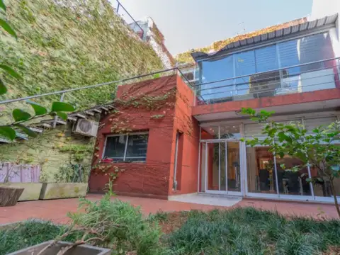 CASA DE 3 PLANTAS LOTE PROPIO U.S.A.A VILLA CRESPO