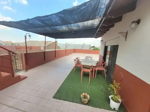 LOCAL COMERCIAL + DEPARTAMENTO DE 4 AMB + GALPÓN