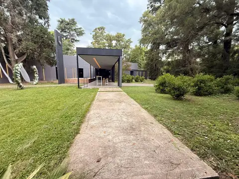 Quinta en Alquiler con 30 cocheras