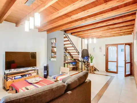 Casa 5 ambientes con 3 baños