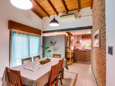 Casa en Venta con 1 cochera