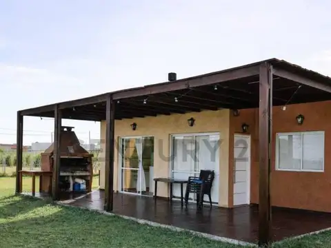 CASA EN ALQUILER BRANDSEN 1 DORMITORIO LAS CALANDRIAS AMUEBLADO