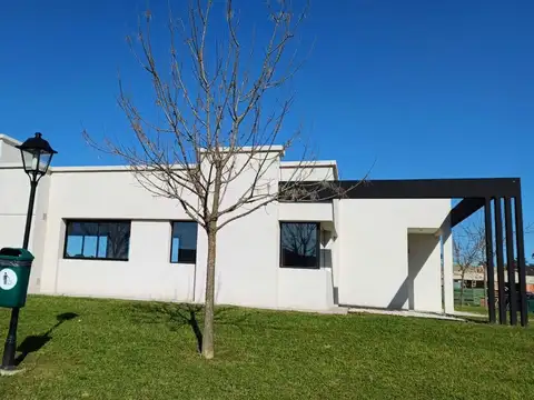 Casa Chalet  en Venta en San Sebastian, Escobar, G.B.A. Zona Norte