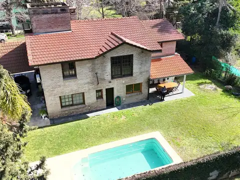 Chalet Clásico de Ladrillos Vista - Bo. Abierto Acacias Blancas - Ing. Maschwitz - Escobar