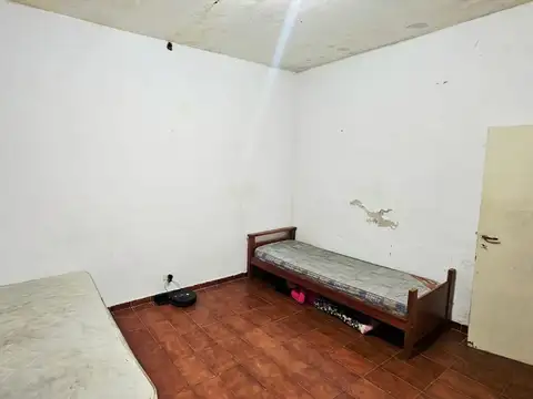 Depto Tipo Casa en Venta en Ramos Mejía Sur, USD 47.000