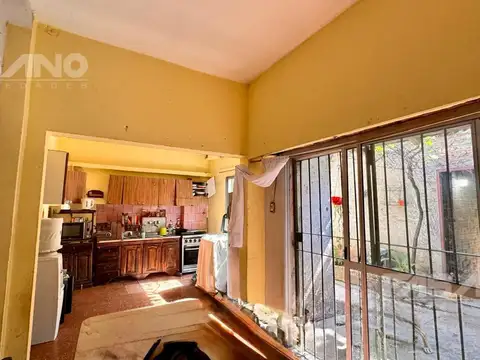 CASA 3 AMB A REFACCIONAR / TERRENO 432m2 - JOSE LEON SUAREZ