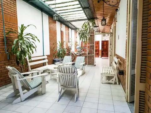 Casa 5 amb, 2 dormis, Living, Cocina, Comedor, Patios, Cochera, Parrilla, Quincho (Villa del Parque)