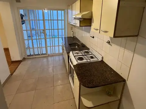 3 departamentos en block ( 2 de 2 amb y uno de 3)