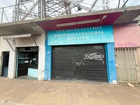 Local Sobre Avenida Los quilmes