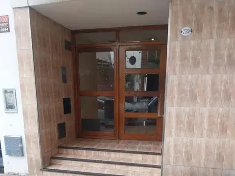 DEPARTAMENTO DE UN AMBIENTE CON BALCON
