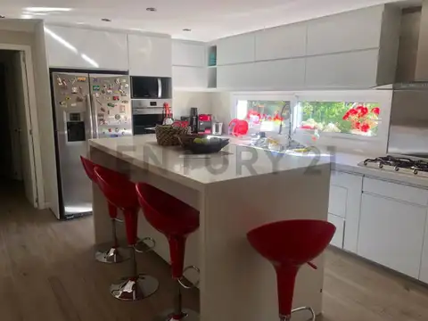 Venta piso 5 ambientes en Olivos apto credito amueblado sin cochera