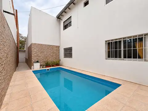 Casa interna con pileta