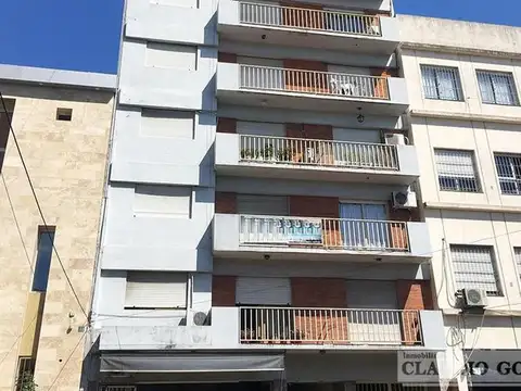 Departamento monoambiente dividido - cocina separada - centro de Morón