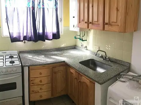 Departamento monoambiente dividido - cocina separada - zona centro en Venta - Morón