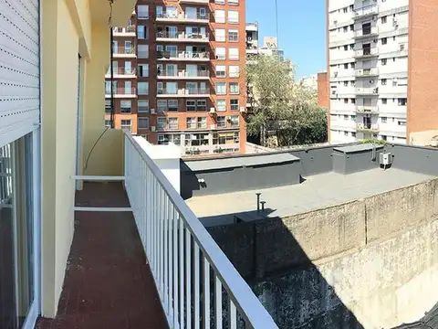 Departamento monoambiente dividido - cocina separada - zona centro en Venta - Morón