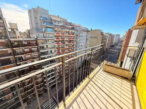 VENTA  Departamento  3 Ambientes con Dependencia