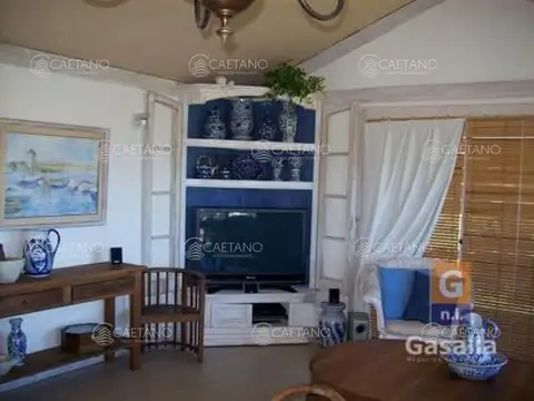 Casa 2 ambientes con 1 baño