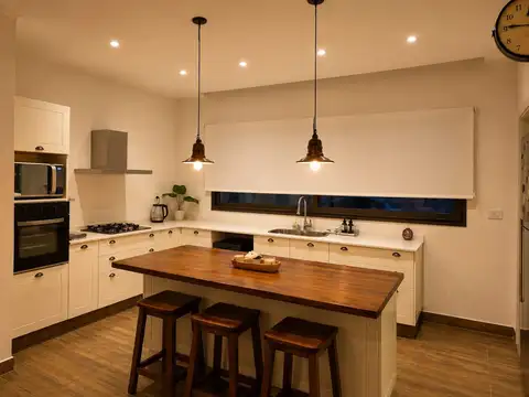 Casa en Venta en Luzuriaga, USD 265.000