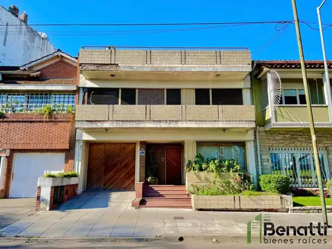 OPORTUNIDAD PARA DESARROLLO INMOBILIARIO. TRIPLE FRENTE.