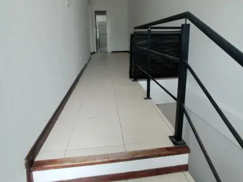 Casa en Alquiler con 1 cochera