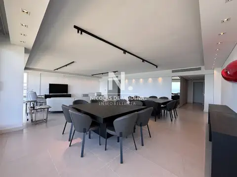 Espectacular Penthouse de 5 dormitorios En Torre Le Parc III , Punta del Este