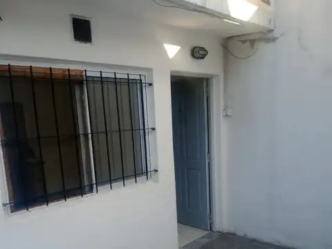 Depto Tipo Casa en Alquiler de 2 dormitorios