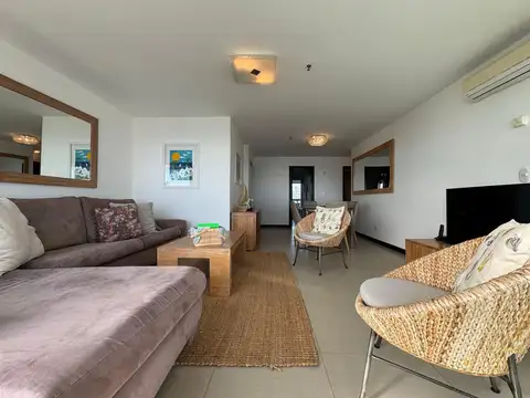 Departamento en Alquiler Temporal en Playa Mansa, USD 10.000