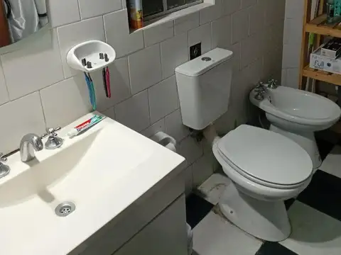 Tacuari 900, Piso 2º