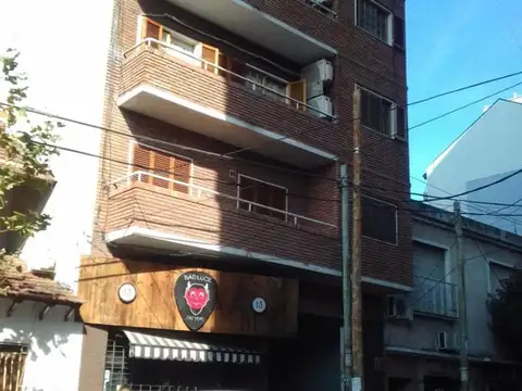 DEPARTAMENTO 2 AMB AL FRENTE CENTRICO